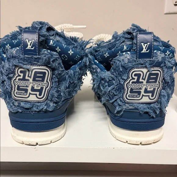 Louis Vuitton Textured Blue Sneakers with White Accents - Picture 7 of 8